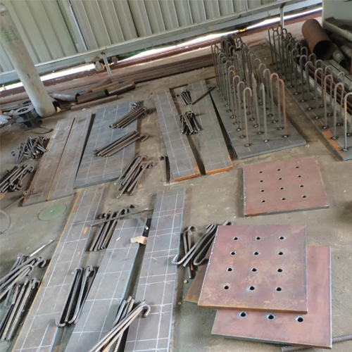 有哪些其他因素会影响鹤壁预埋件位置的确定？